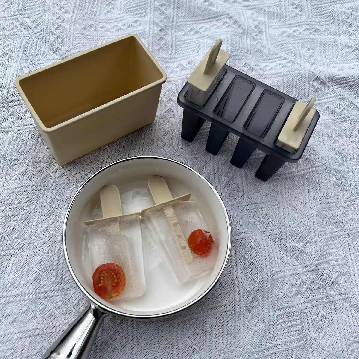 冰棍雪糕模具食品级带盖家用做冰棒冻冰块盒的磨具自制冰淇淋神器