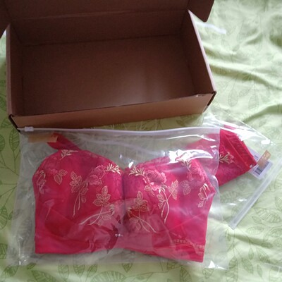 不错,买来结婚穿的。 不错,买来结婚穿的。