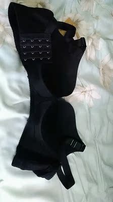 内衣收到了,好看,摸上去柔软舒服,就是快递慢了一点,好评吧 内衣收到了,好看,摸上去柔软舒服,就是快递慢了一点,好评吧