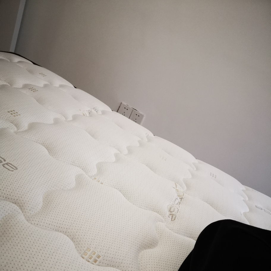 大家使用反馈:雅兰床垫怎么样?揭秘质量差不差