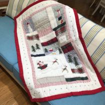 Christmas cotton hand-embroidered children childrens quilt kindergarten was held 97 * 127cm single piece