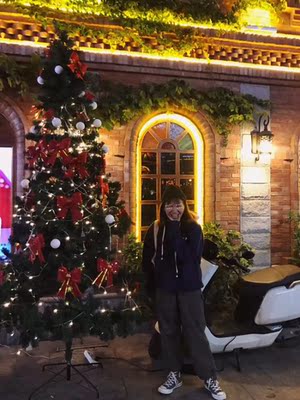 衣服挺好的 就是不要和别的衣服一起洗 大自然的染工程 图二本同是白色.....你们看 染的多自然