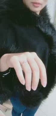 第2次买了，效果真的好，关节黑黑的地方都白了，皮肤也嫩了很多，戴戒指好看多了