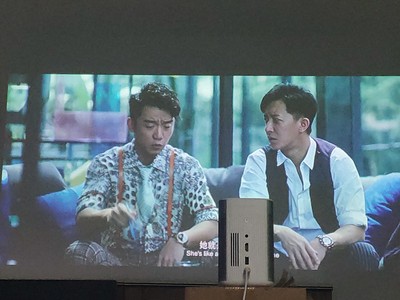 一个月体验:极米无屏电视Play和Play特别版都有什么细节上的区别，哪个好