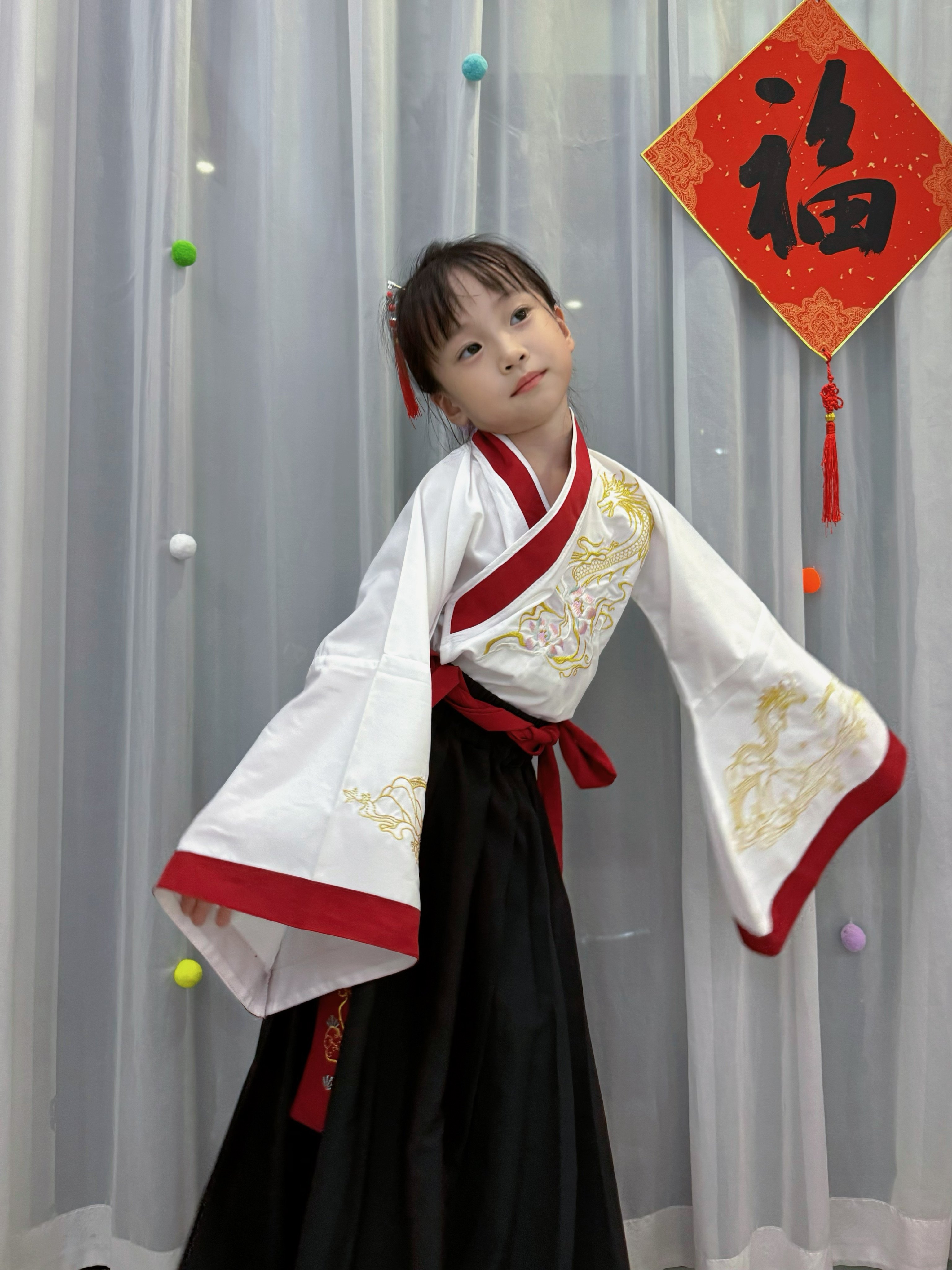 开笔礼汉服儿童国学服装一年级朗诵红色幼儿女古风古装演出服秋冬