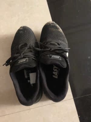 质量不错,穿起来很舒服穿了好几天才评论的!无视我鞋子这么脏!去泥泞路了 质量不错,穿起来很舒服穿了好几天才评论的!无视我鞋子这么脏!去泥泞路了