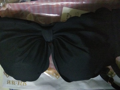 尺码很合适,穿上去挺好看的,肩带是交叉的不容易掉落,满意! 尺码很合适,穿上去挺好看的,肩带是交叉的不容易掉落,满意!