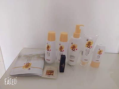 优缺点揭秘:对比亲润和袋鼠妈妈哪个好，网上买的袋鼠妈妈孕妇护肤品安全吗