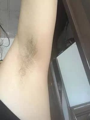 这个脱毛效果很好，而且保湿效果真的非常明显。它的舒暖水维持度也很高刚涂完是很香香的，脱毛很快，而且很干净。并且脱完之后残余的黑点也不是很明显。非常喜欢，物流真的超级快买完两天就到了店家服务也很好，满意5星好评