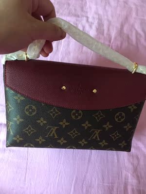 没想到质量挺好的，还带有香味，看上去很上档次，妈妈直接叫我送她一个