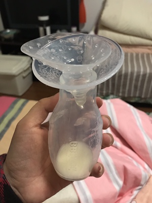 保护罩挺好的,内陷的,乳头破的都推荐使用,带上宝贝吃奶不怎么疼,还是稍微有点疼痛,但是比宝宝直接吸乳头缓解了很多。但是带上以后宝宝吸的很累,有时候吃40分钟也吃不饱,吃完以后感觉没有吸干净,乳房里还有很多奶,宝宝还没吃饱。但是对于一个宝宝根本不吃母乳的我来说,能实现亲喂已经很满足了,稍微贴点奶粉也可以。 保护罩挺好的,内陷的,乳头破的都推荐使用,带上宝贝吃奶不怎么疼,还是稍微有点疼痛,但是比宝宝直接吸乳头缓解了很多。但是带上以后宝宝吸的很累,有时候吃40分钟也吃不饱,吃完以后感觉没有吸干净,乳房里还有很多奶,宝宝还没吃饱。但是对于一个宝宝根本不吃母乳的我来说,能实现亲喂已经很满足了,稍微贴点奶粉也可以。