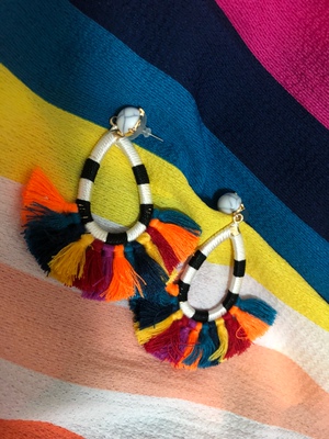 挺好的，竟然有赠品，还那么好，意外惊喜。不过我微胖，穿着有点紧，好的是勒出了线条，哈哈哈