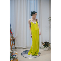 (FASHION WEEK) PAINTED MOON Trendy Yellow Green Straight Drum H Type Genuine Velvet Tugging Long Skirt Back Harnesses even dress
