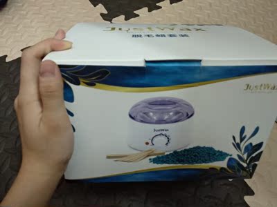 收到好大一个，里面东西很齐全，300克蜡豆很多了，还送了两包，操作也挺方便的，有人帮忙更好弄，效果还是不错的，撕下来一大片超爽，疼也是真疼，总之还是挺满意的