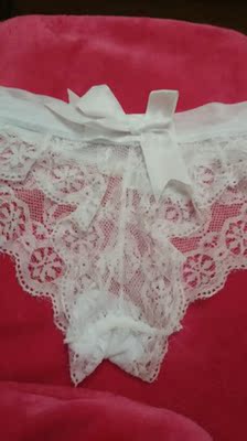 讲真这是我买到的一条我非常喜欢的款式，真的很漂亮。拿到以后很惊喜。设计款很好看。