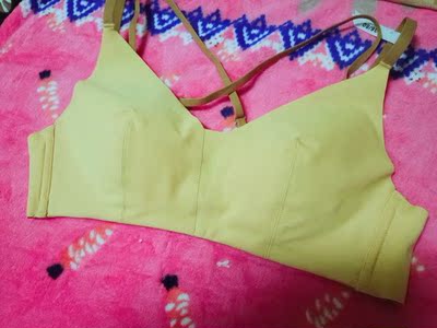 内衣质量可以哦，摸起来很舒服，买的黄色的，很好看呢，满意
