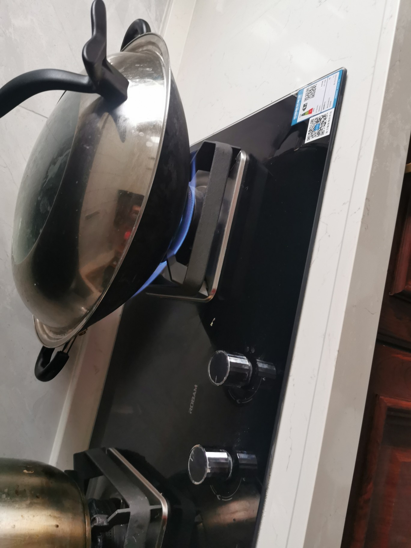 老板37B0燃气灶怎么样质量差不差？真实内幕曝光