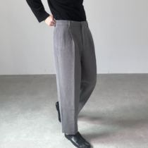 The treasure of the town shop of the shop is not easy to wrinkle and accompany you through the winter thick loose chimney woolen suit pants.