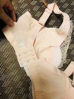 多次购买了,因为觉得真的质量不错,无钢圈内衣我觉得舒适性更强。双十一购买的价格划算到不摆了,满意满意 多次购买了,因为觉得真的质量不错,无钢圈内衣我觉得舒适性更强。双十一购买的价格划算到不摆了,满意满意