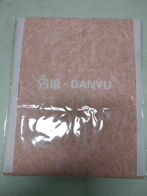 衣服收到了，一次买了三件，质量做工都不错，试穿了下很喜欢，搭配我的红色或驼色的大衣都很漂亮，三件衣服都喜欢，喜欢的小伙伴们可以下手了，棒棒哒！