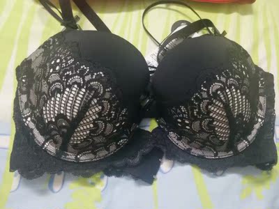 太好看了,面料舒适,穿上好性感,这个肩带有多种穿法,怎么搭配衣服都好看,做活动买的,超值,天天看这家店,经常搞活动,质量好,服务好,物流超快。 太好看了,面料舒适,穿上好性感,这个肩带有多种穿法,怎么搭配衣服都好看,做活动买的,超值,天天看这家店,经常搞活动,质量好,服务好,物流超快。