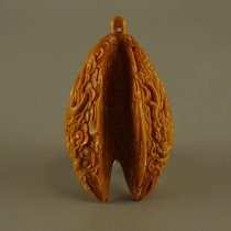 Pure handmade fame and fortune double harvest Qi bamboo core carving Pei Xuemin olive walnut carving single seed text play monster core collection