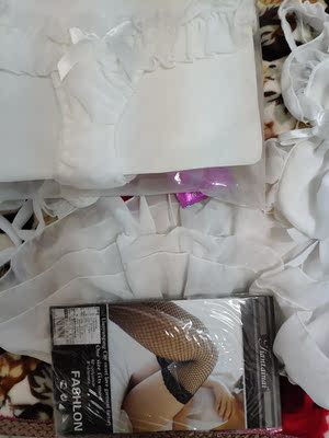 东西真的挺不错的 店家送的礼物挺喜欢的 期待穿上的样子