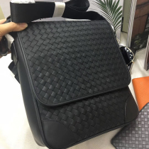 Leather hand-woven mens bag 2021 new waxed cowhide business bag European and American fashion shoulder messenger bag