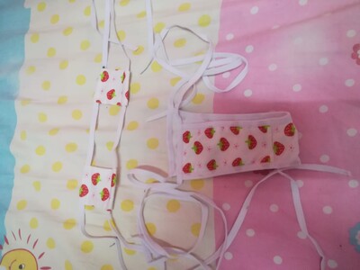 宝贝非常好看~物流也超快~穿上特别性感~双十一拍下的~没想到这么快就到啦，卖家还送了袜子和马克笔~由于我比较胖胖，就不穿着拍照了~一大包可爱的小衣服真的是太好看啦~大赞大赞!以后还会回购的，简直完美，男朋友也说穿了很好看!太给力啦~好评好评~福袋也很多东西~里面的手套超性感~哈哈哈!