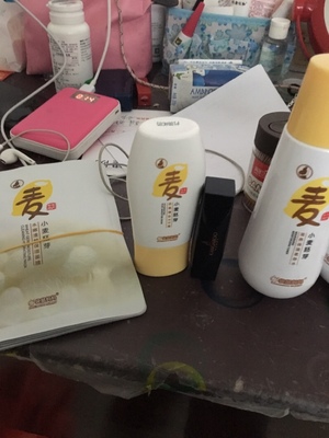 优缺点揭秘:对比亲润和袋鼠妈妈哪个好，网上买的袋鼠妈妈孕妇护肤品安全吗