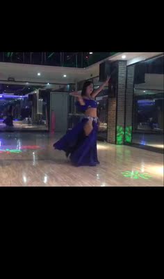 第一次试穿是在老师哪里试穿的，觉得挺适合我的，这个活动就下单订了套！很漂亮，大品牌，靠谱！