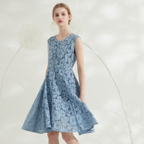 Outer model shooting Womens dress spring and summer clothing online shooting Clothing shooting Taobao photography Model shooting Outer model patchwork shooting