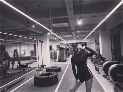 这个挺好看的～ 就再出点颜色就更好了哈哈 黑色很百搭，其他的没啥要说了 这个挺好看的～ 就再出点颜色就更好了哈哈 黑色很百搭，其他的没啥要说了 这个挺好看的～ 就再出点颜色就更好了哈哈 黑色很百搭，其他的没啥要说了 这个挺好看的～ 就再出点颜色就更好了哈哈 黑色很百搭，其他的没啥要说了