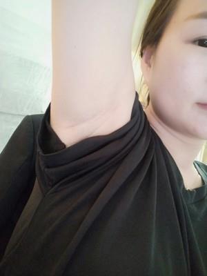 东西收到，说实话从来没有买过这种，抱着试一试的心态买的，使用快一支感觉真的不错，粉嫩了很多！