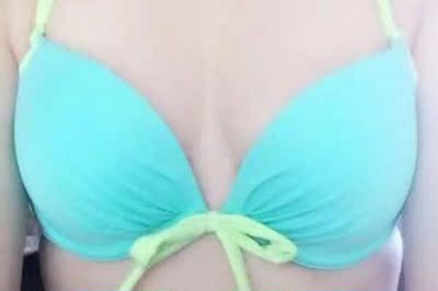 我的胸本来就不大，宝宝戒奶后就更小了。之前也使用过其它的丰胸产品，但效果都不明显，后来以前一起上班的同事给我介绍了这款丰胸霜，她说效果挺好的，我就订了两个疗程来用.使用到现在胸部已经有明显变化了，胸部增大了一个罩杯，而且很有弹性.真的选择比努力更重要，之前使用过那么多款其它丰胸产品都没增大，现在用这款不到两个疗程就能有这么明显的效果！很满意