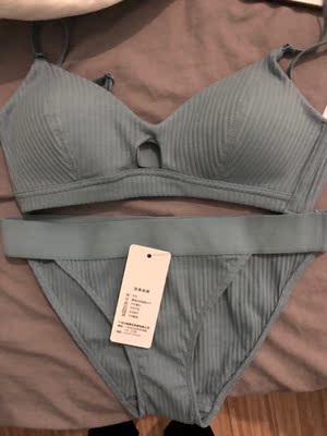第一次穿这种内衣，没有骨架的，很薄很舒服亲肤，没有勒的感觉，喜欢，以后就朝着这个方向买了，上身图有碍雅观就不发了