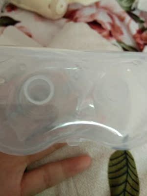 质量很好，物流快，卖家服务也很好，材质特别软，很好，包装也挺精美，宝宝应该会爱上喝奶的😊😊