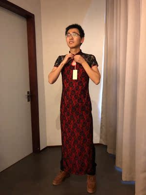 质量比想象的好很多很多，手感垂顺，蕾丝也很柔软。弹性大，可以按推荐尺码买，基本都穿的上。发货也快，买了一件试穿以后才统一订购大家年会的服装。很满意。