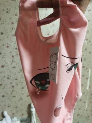 这个小表情真的是 很奈斯[呲牙]，衣服很不错