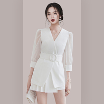 Early Autumn New socialite OL temperament suit suit culottes White V-collar slim top pleated shorts two-piece set