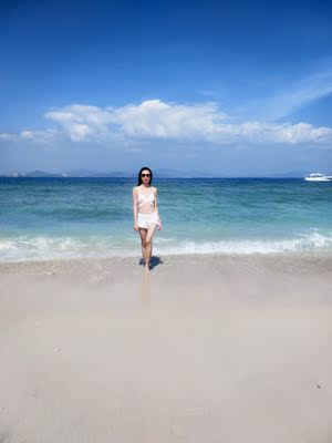 超级美，禁止转图，谢谢配合，不加滤镜没有修图，比基尼就是超美。未经本人准许，禁止转图。