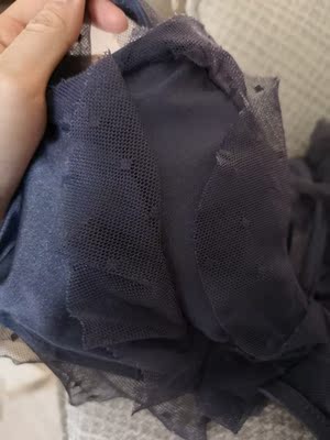 泳衣质量很好，细节图里可以看得到。颜色，样式都很貌美，推荐大家入手