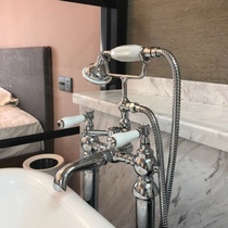 Butterfly pottery new bathroom mixed water British retro telephone bathtub shower faucet wall-mounted fixed support seat type