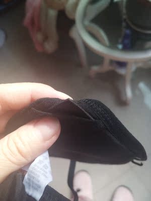 天哪这也是文胸吗?还特意挑一家贵的买的,别人家只要30多你家89元就这个质量吗?真是暴利!还没个口罩大,里面的海绵也不封边,回来我家阿姨给洗了不然就退了,89元的质量也太差了 天哪这也是文胸吗?还特意挑一家贵的买的,别人家只要30多你家89元就这个质量吗?真是暴利!还没个口罩大,里面的海绵也不封边,回来我家阿姨给洗了不然就退了,89元的质量也太差了