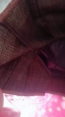 冬天穿？？？我之前买的小裙子都比这个厚emmm 薄得一言难尽 都能透过去了ps：图三灰色小裙子是对比