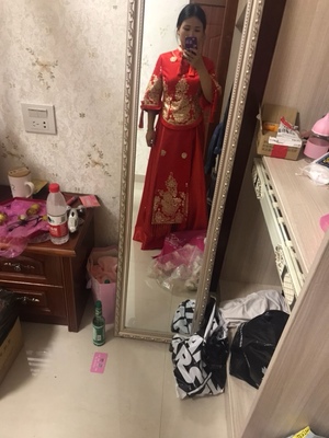 很喜欢，穿上真的不会掉而且很合身，穿衣服很漂亮，特别是漏肩的衣服穿上不会怕肩带漏出来的尴尬。形状挺好的 效果不错 码数正常呢！穿上不会掉，也不会勒，型还不错，满意。