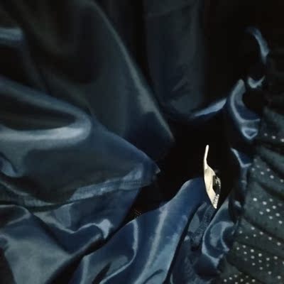 整体都是微透的小孔，不过从腰至大腿多块布，不会露内裤。每个扣子都可以开 质量很好，夏天穿也不怕热