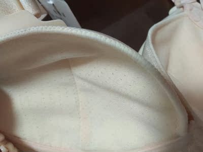 面料看很高档，无钢圈内衣，薄款适合有胸的女士，下次满意的购物！