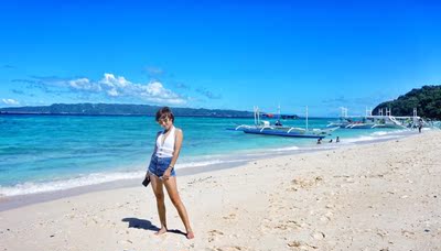 很漂亮的泳衣，朋友都說很適合我，配件牛仔褲就可以上街