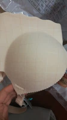 刚穿一天,感觉还不错,挺紧的,就是不知道穿久了会不会不好,但是现在质量还是很不错的,而且价格便宜,没有味道,很划算 刚穿一天,感觉还不错,挺紧的,就是不知道穿久了会不会不好,但是现在质量还是很不错的,而且价格便宜,没有味道,很划算